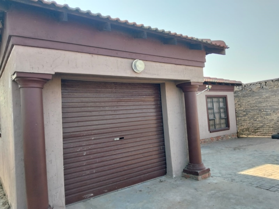 3 Bedroom Property for Sale in Harry Gwala Free State